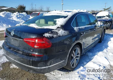 2016 Volkswagen Passat 1.8T R-Line из США, поврежденный, VIN 1VWAT7A39GC065125